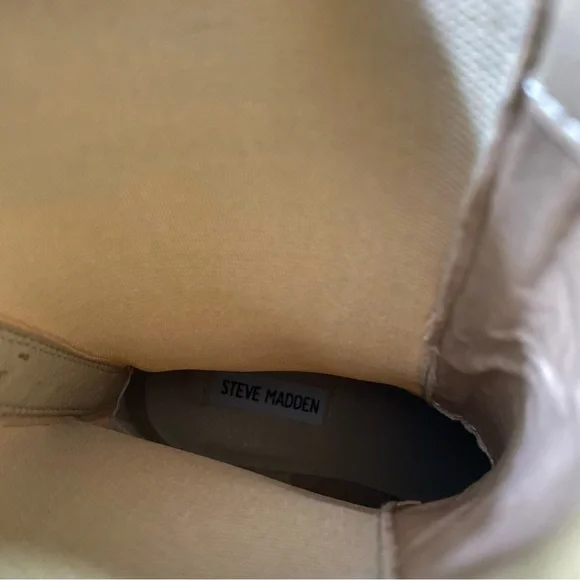 Steve Madden Womens Size 8 Chelsea Boots Beige Hesitant Round Toe Block Heel - Picture 6 of 9